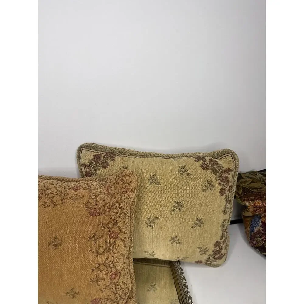 Vintage Floral Tapestry Throw Pillow Set – Ornate Home Decor